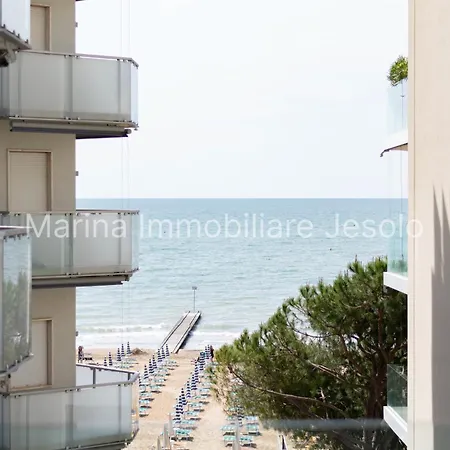 Acqua Palace Apartment